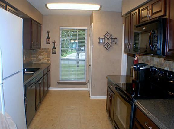 4th image of 475 Medina Dr