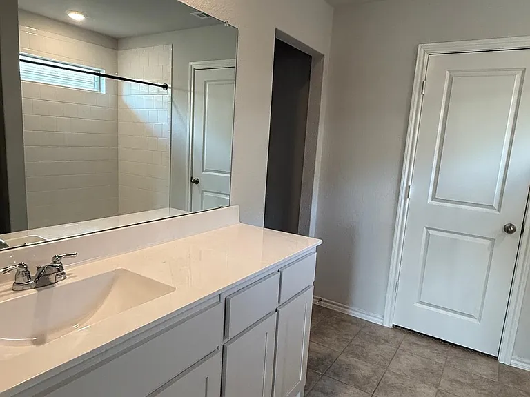 112 Piping Rock Dr — Photo 16