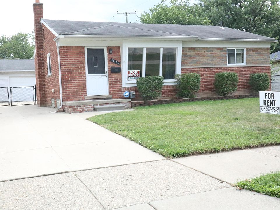 1st image of 32225 Mackenzie Dr