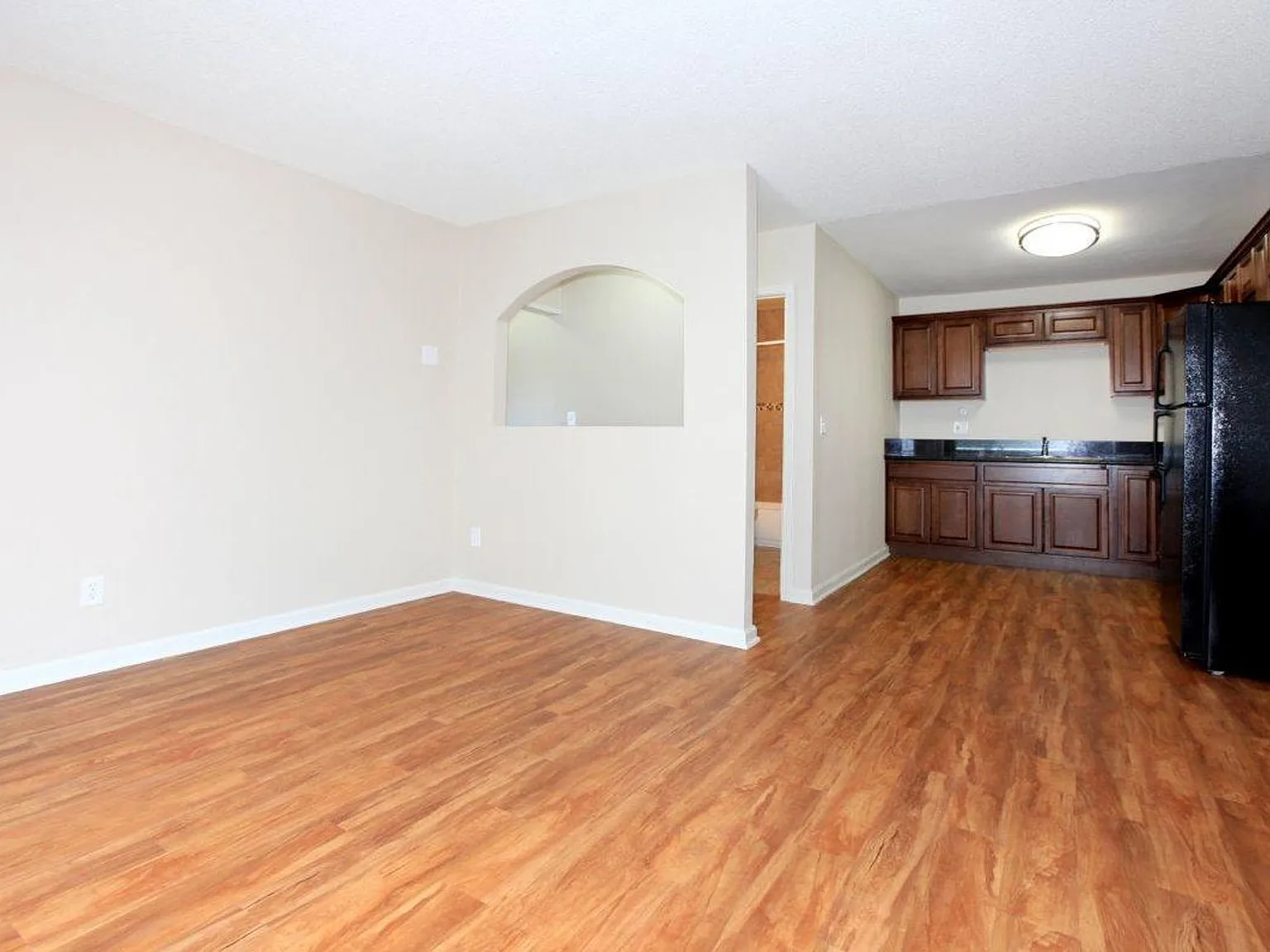 Mapleview Apartment Homes — Photo 3