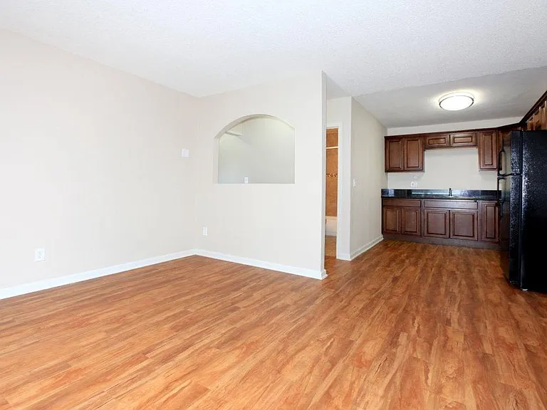 Mapleview Apartment Homes — Photo 3