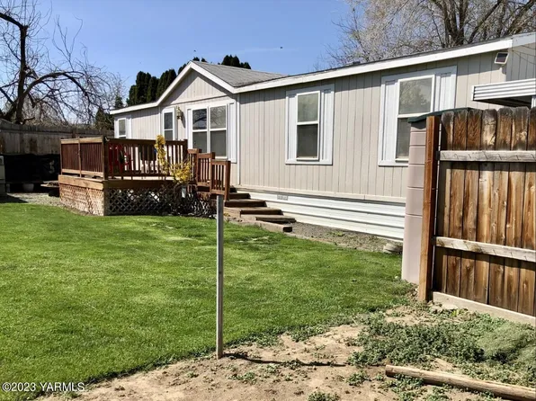 2802 Beaudry Rd #44, Moxee, WA 98936