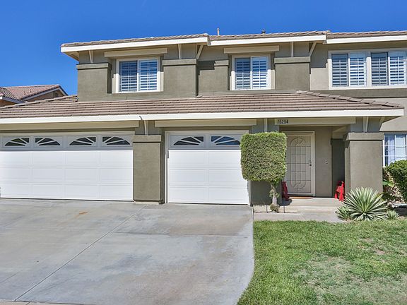 Listed by Lisa DiNoto Group 
