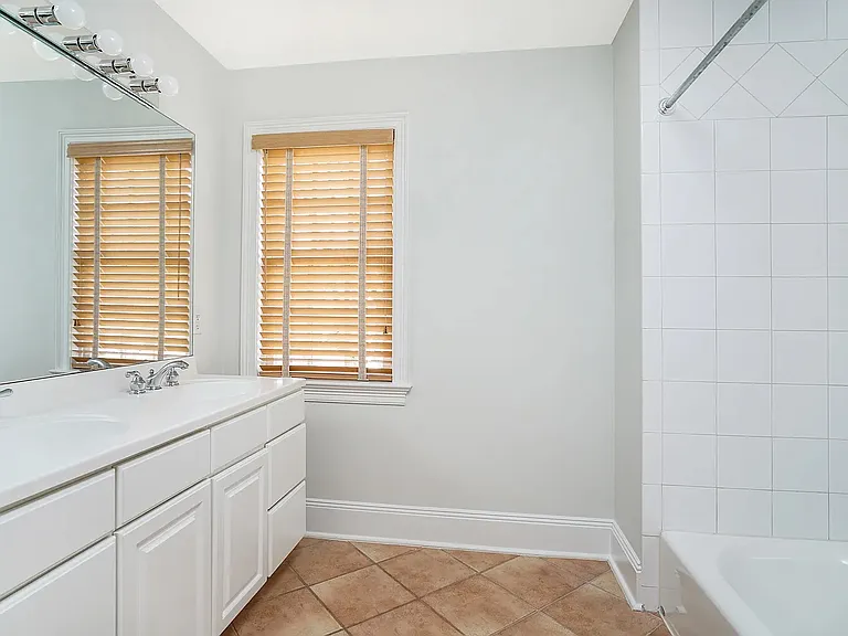 66 Apawamis Ave — Photo 22