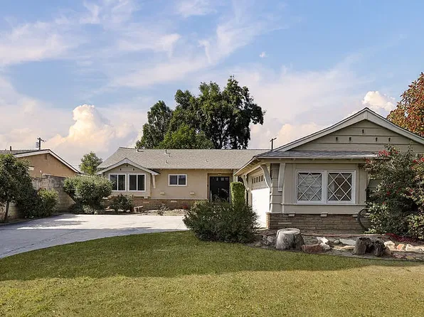 16057 Knapp St, North Hills, CA 91343