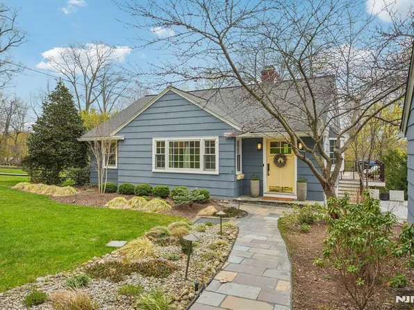 589 Highland Ave, Montclair, NJ 07043