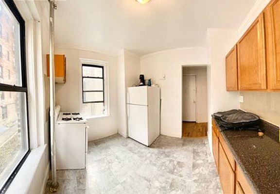 2nd image of 2497 Grand Ave APT D2