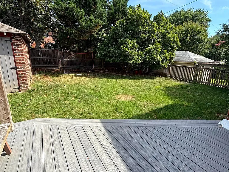 109 W Maple St — Photo 4