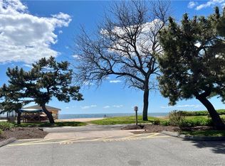 15 W Walk #15, West Haven, CT 06516