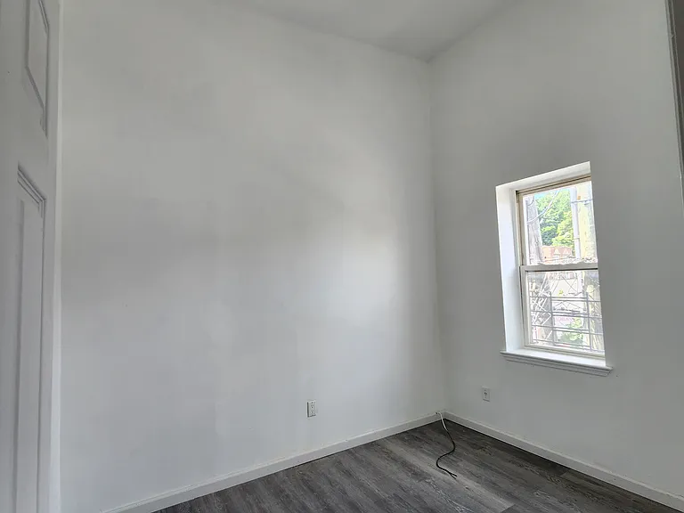 10 Brighton Ave #2 — Photo 2