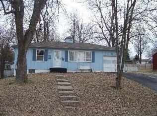 607 SE 3rd Trl, Lees Summit, MO 64063