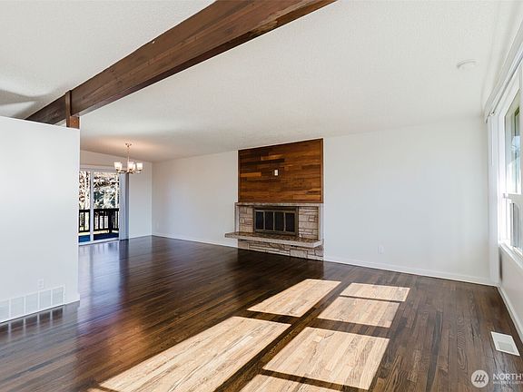 4th image of 414 S 168th Street
