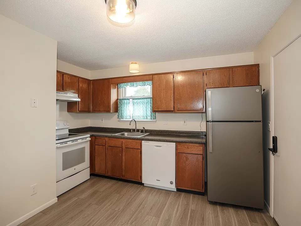 31 Springview Ave #3
