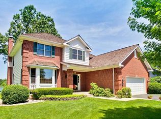 28871 N Forest Lake Ln, Libertyville, IL