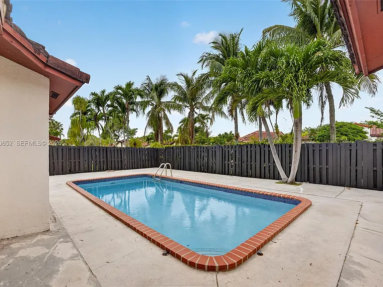 14750 SW 111th St — Photo 31