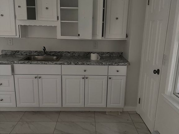 5th image of 345 Sussex St #1