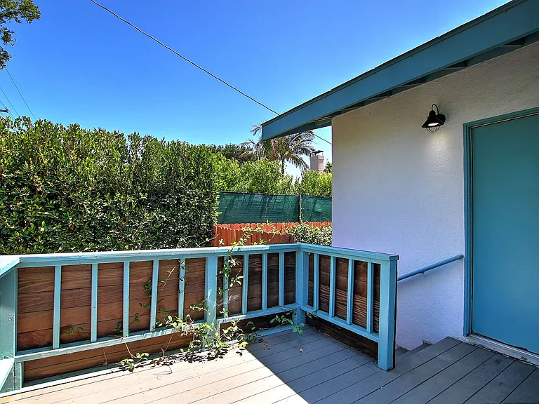130 S Soledad St — Photo 8