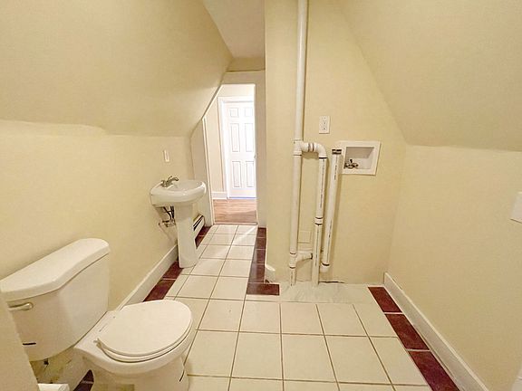 5th image of 125 Hillside Ave #2A