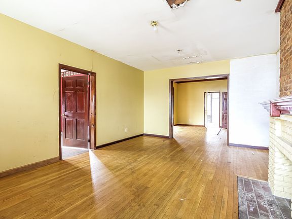 4th image of 225 Midland Ave