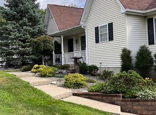 10 Country Holw, Highland Mills, NY