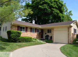 2418 Leon Ave, Lansing, MI 48906