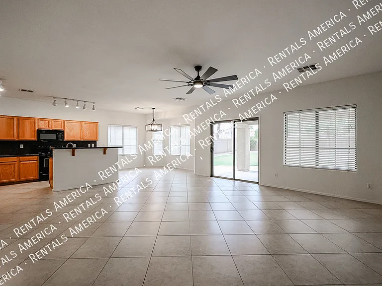 3481 E Vernon St — Photo 8