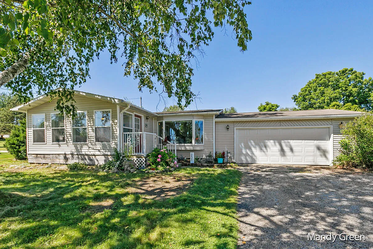 231 Rasmussen Dr photo 1