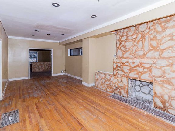 5th image of 7631 S Oglesby Ave