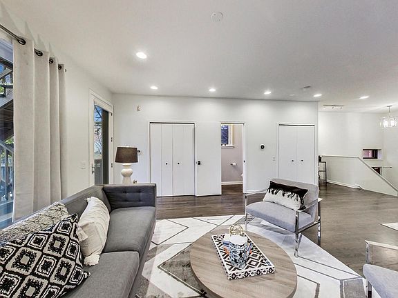 4th image of 2019 W Pierce Ave APT 1S