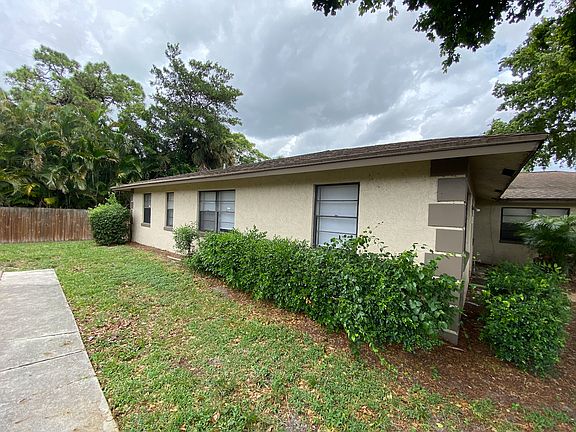 2nd image of 4722 Summit Blvd