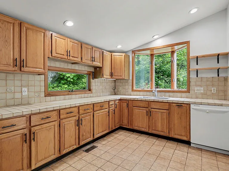52 Stanley Rd — Photo 19
