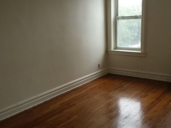 4th image of 3715 27th St APT 3G