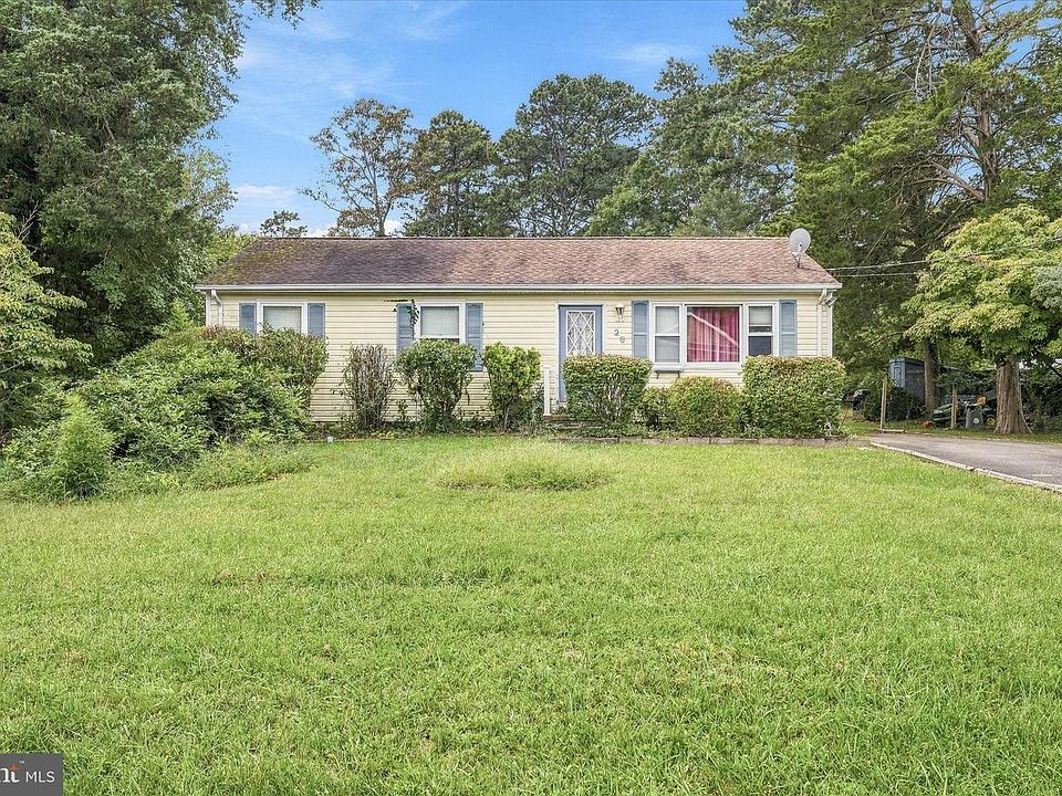 1st image of 28 Seameadow Dr