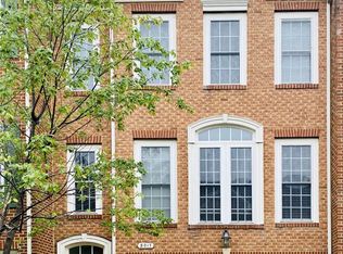 8017 Samuel Wallis St, Lorton, VA