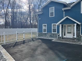 707 Hanover Rd, Meriden, CT 06451