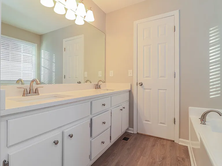 55 Broadlands Dr — Photo 12