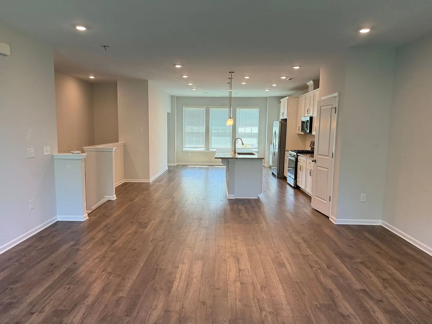 4br 3 bath townhouse in Durham NC — Photo 3