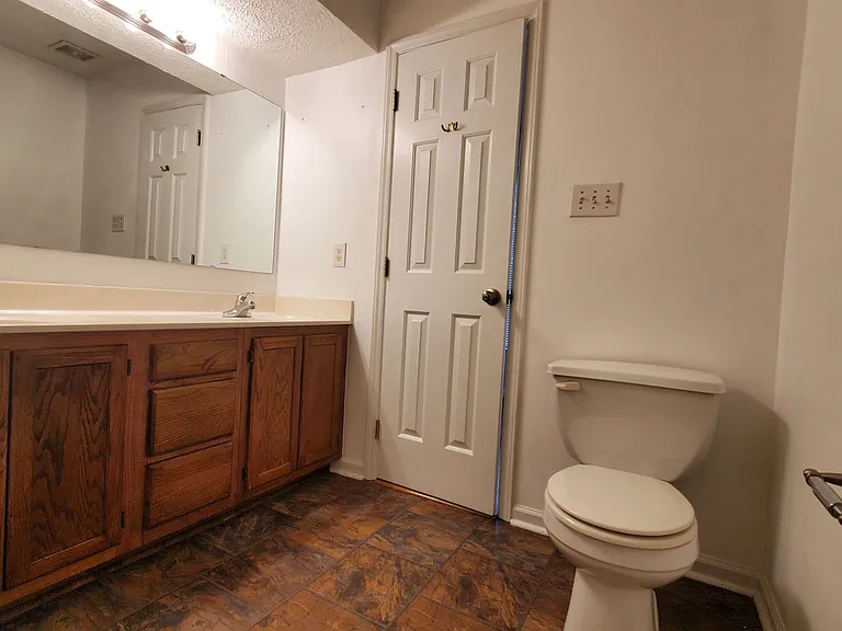 2823 Franzia Dr — Photo 11
