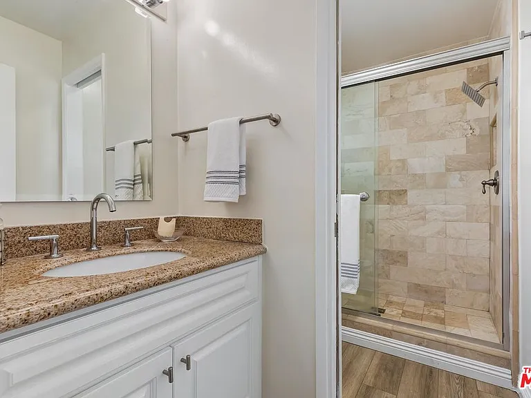 1508 Berkeley St #B — Photo 26