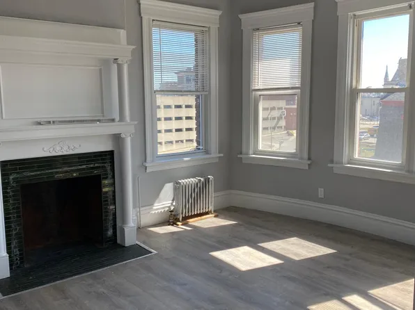 87 Pleasant St #3L, Worcester, MA 01609