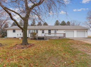 1403 210th St, Independence, IA 50644