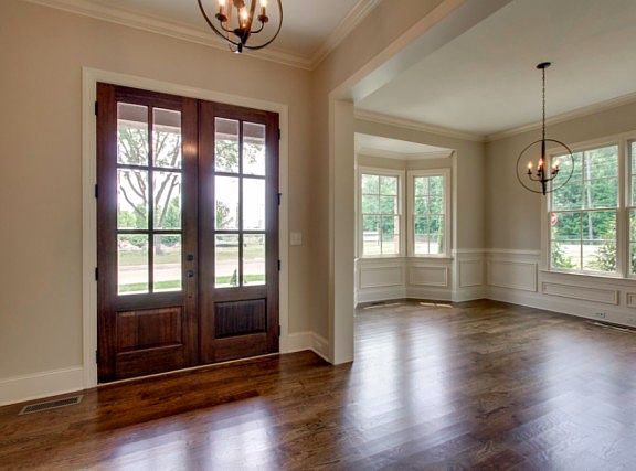 4th image of 305 Carawood Ct