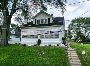 455 Oxford St, East Dubuque, IL 61025