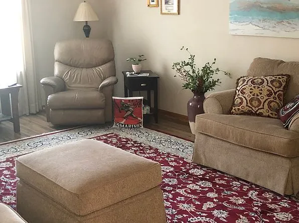 213 Golf Dr, Cortland, OH 44410