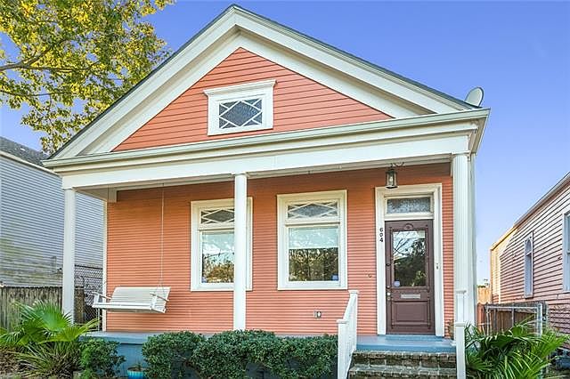 1st image of 604 Soniat St
