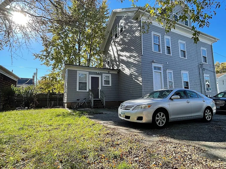 52 Dennis Ave — Photo 8
