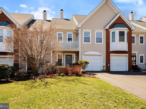 23 Voorhees Ct, Pennington, NJ 08534