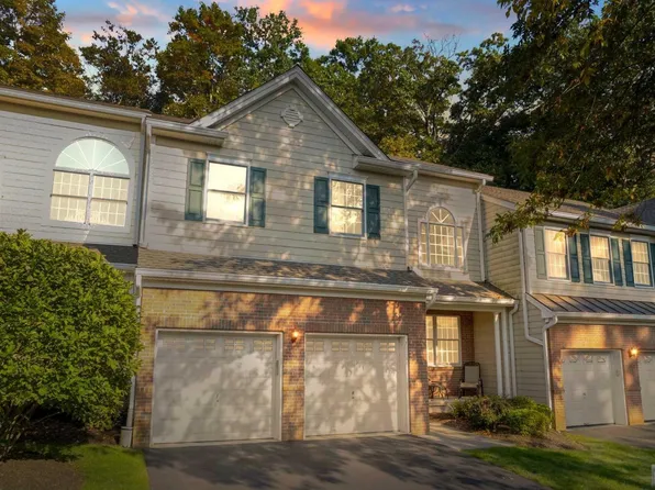 6 Pine Lake Ter, Westwood, NJ 07675