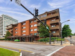 250 S Brentwood Blvd APT 2C, Saint Louis, MO