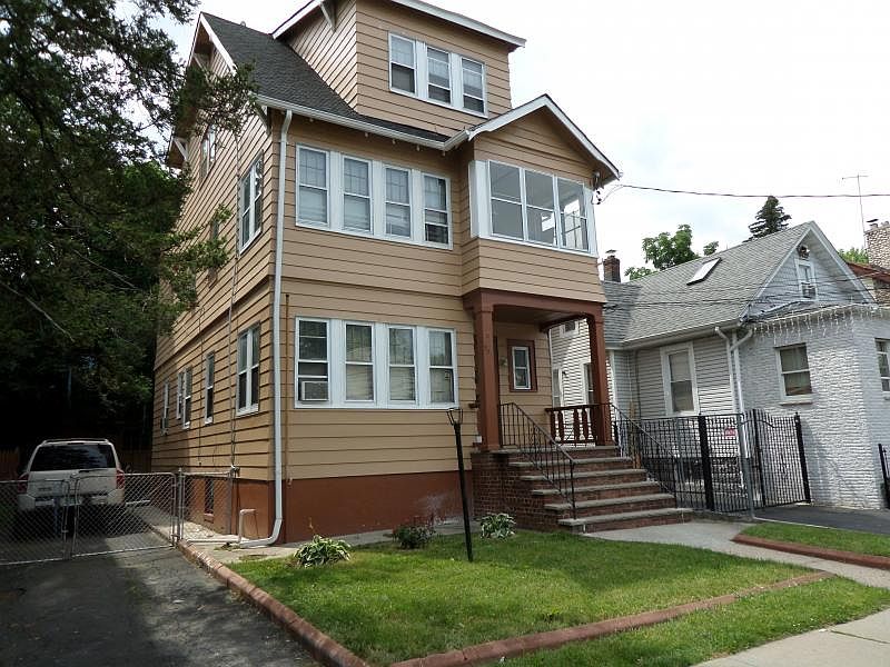 2nd image of 565 Stuyvesant Ave